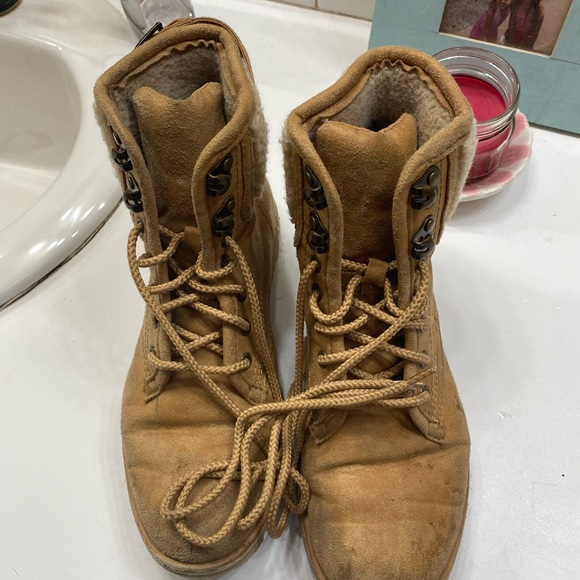 Brown boots - Picture 3 of 3